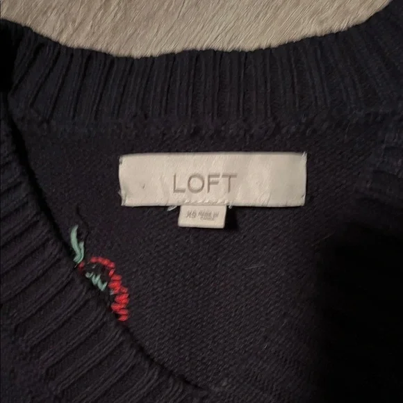 LOFT V-Neck knitted Sweater Navy blue with Red Strawberry Pattern - Picture 2 of 6